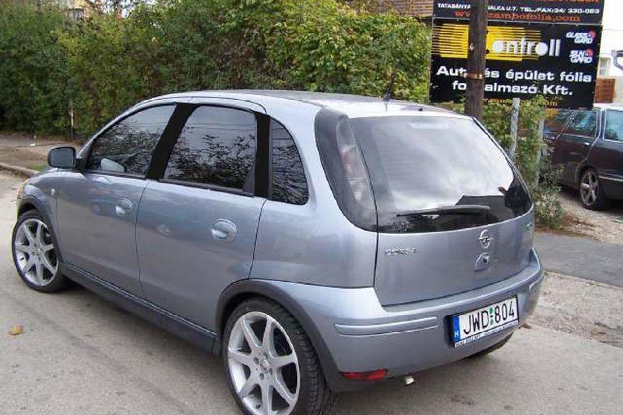 Zámbó Fólia