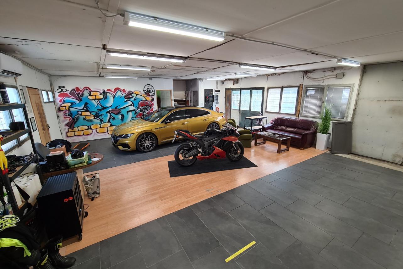 Koby's Wrap Garage